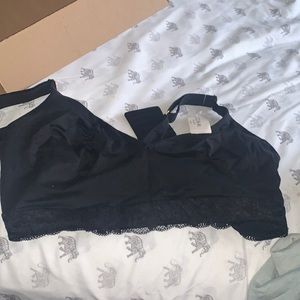 Soma bra, the Embraceable wireless Ul Tailored black bra.It’s brand new